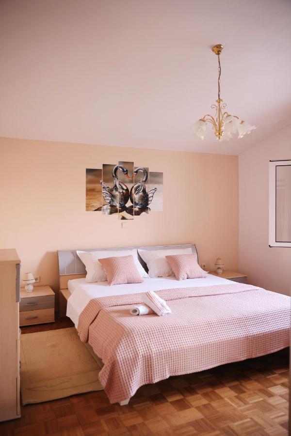 Apartment Blanka With A Beautiful View Of Trogir Extérieur photo
